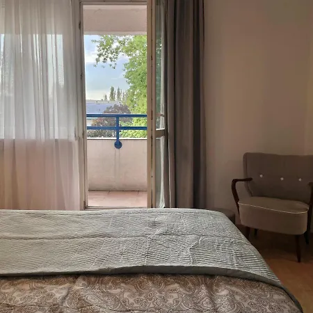 Przy Atrium Okolice Stacji Metra Rondo Onz *