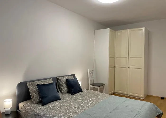 Przy Atrium Okolice Stacji Metra Rondo Onz Varsó