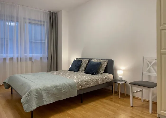 Przy Atrium Okolice Stacji Metra Rondo Onz *