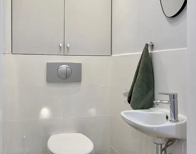 Przy Atrium Okolice Stacji Metra Rondo Onz *