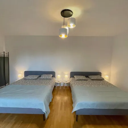 Appartement Przy Atrium Okolice Stacji Metra Rondo Onz