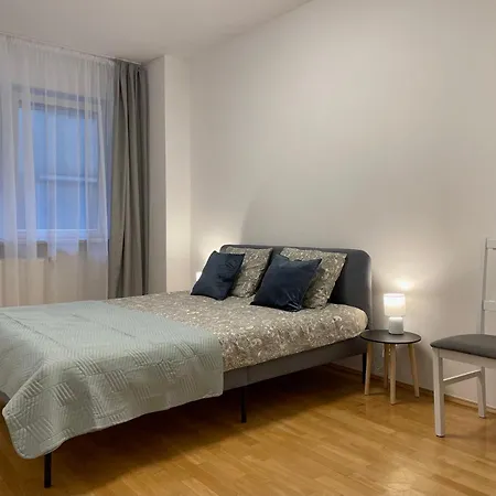 Przy Atrium Okolice Stacji Metra Rondo Onz *