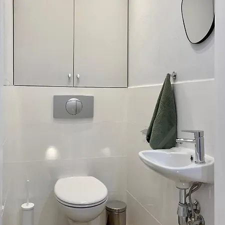 Przy Atrium Okolice Stacji Metra Rondo Onz *